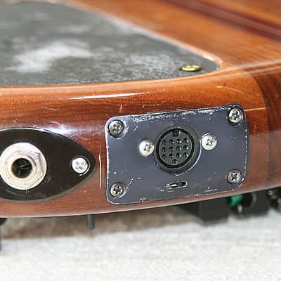 Tobias PRE Gibson fretless 5 string bass W/13 pin midi output image 4