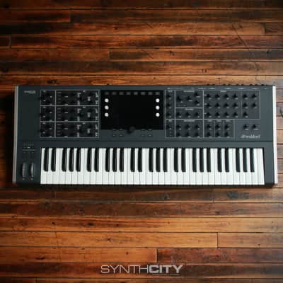 Waldorf Quantum 61-Key Hybrid Synthesizer image 1