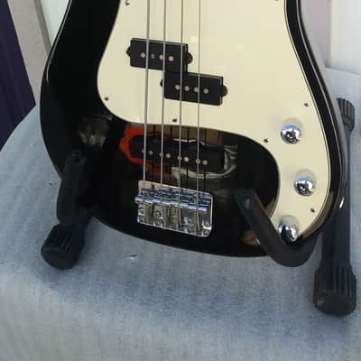Peavey 1990's Crafted In USA Black Finish Forum Bass Guitar & Case - Looks/Plays/Sounds Excellent! image 2