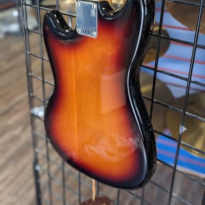 Fender Vintera ’60s Mustang 3-Color Sunburst – 2021 NOS w/ Deluxe Gig Bag image 9