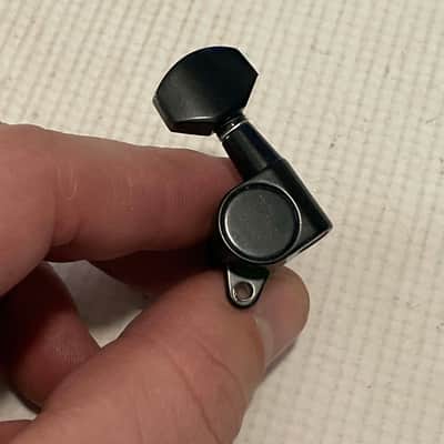 2020's Kramer Nightswan Series GOTOH Style 6 In Line LH Black Tuners Tuning Pegs image 7
