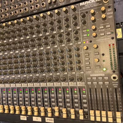 Mackie 1604-VLZ Pro 16-Channel Mic / Line Mixer 2000 - 2007 - Black image 2