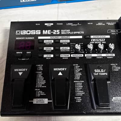 BOSS ME-25 Guitar Multi-Effects Processor w/ box image 3