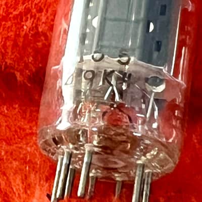 Phillips Miniwatt ECC-83 12ax7 preamplifier tube 1960 - 7025 original vintage valve image 3
