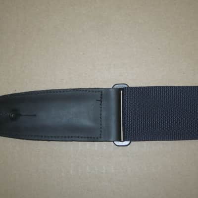 very lightly used Lock-It LIS-001-P2-BLK POLY PRO SERIES Black 2" guitar strap (2" wide, black polypropylene material, patented and brilliant Lock-It strap locking system, leather ends) straps, extend to an extra long 62" in max length image 23