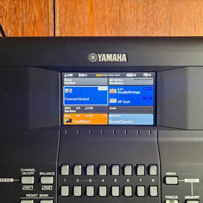 Yamaha PSR-SX600 Digital Workstation With 61 Keys w/ box image 5