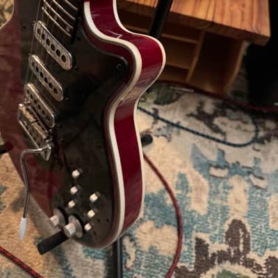 Burns Brian May Signature Specisl 2000’s - Red image 4