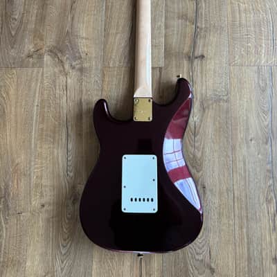 Squier 40th Anniversary Gold Edition Stratocaster 2022  - Ruby Red Metallic image 5