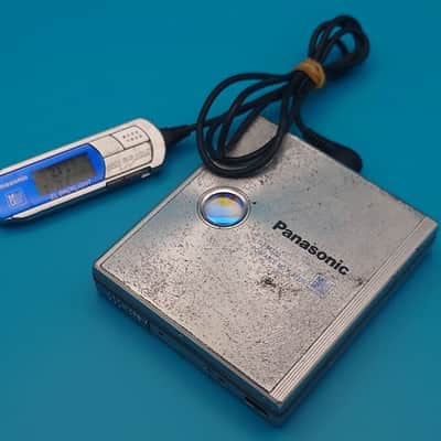 Blue Panasonic Portable MD Player SJ MJ70 with remote image 2