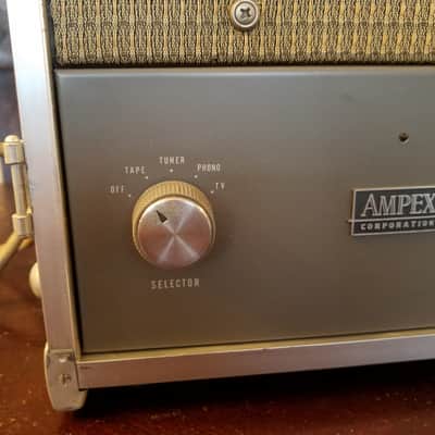 Ampex All original mono PP 6V6 tube combo amp A-692 10 Watt JBL AlNiCo 8" speaker guitar suitcase 1960s image 3