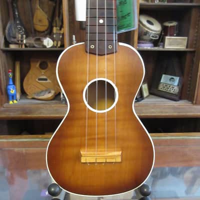 Harmony H1251/2 Soprano Ukulele with Hard Case c.1950's image 5