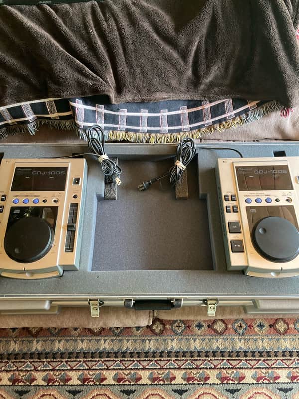 Pioneer CDJ-100S CD Player with Effects (One Working/One Parts Only) with Flight Case image 1