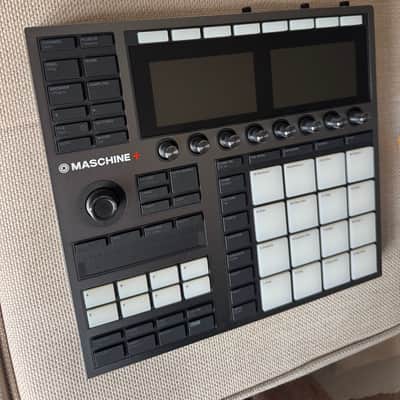 Native Instruments Maschine Plus 2020 - Present - Black image 4