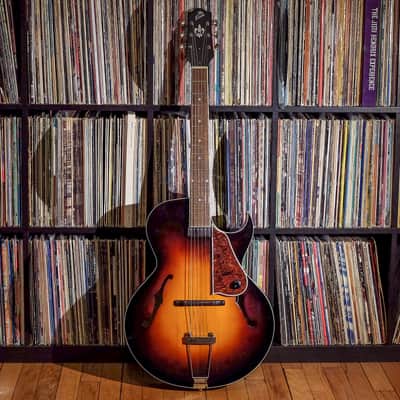 The Loar LH-350-VS Archtop Vintage Sunburst USED image 4