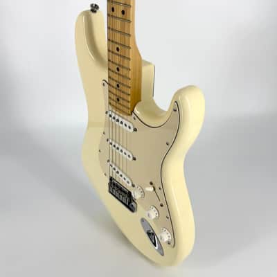 2005 Fender American Series (Standard) Stratocaster – Olympic White image 6