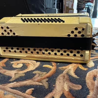 Hohner Verdi 1 Accordion with Case (Keys Need Repairing) image 3