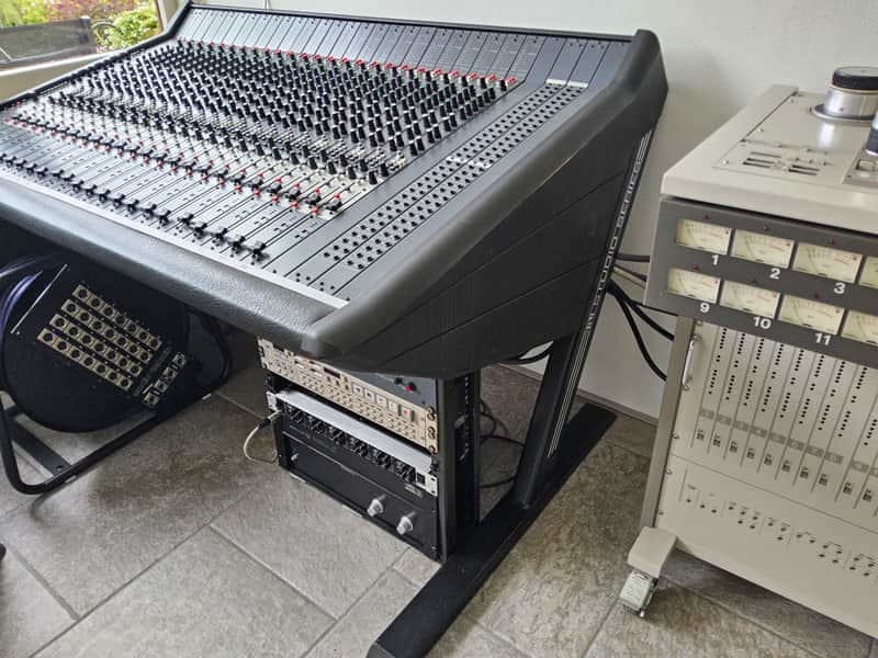 D&R Series 4000 24-Channel In-Line Mixer 1989 image 1