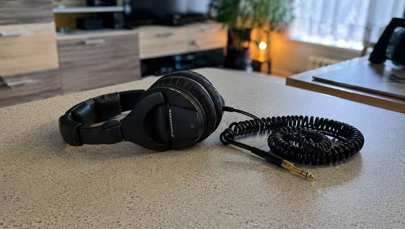 Professional studio headphones Sennheiser HD 280 Pro image 1