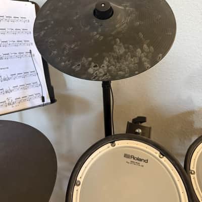 Roland TD-17KVX V-Drum Kit with Mesh Pads + Vic Firth sticks + TAMA iron cobra hi hat stand + Pearl P930 kick drum pedal imagen 14