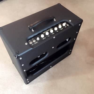 TopHat Super Deluxe 33 1x12 Combo
