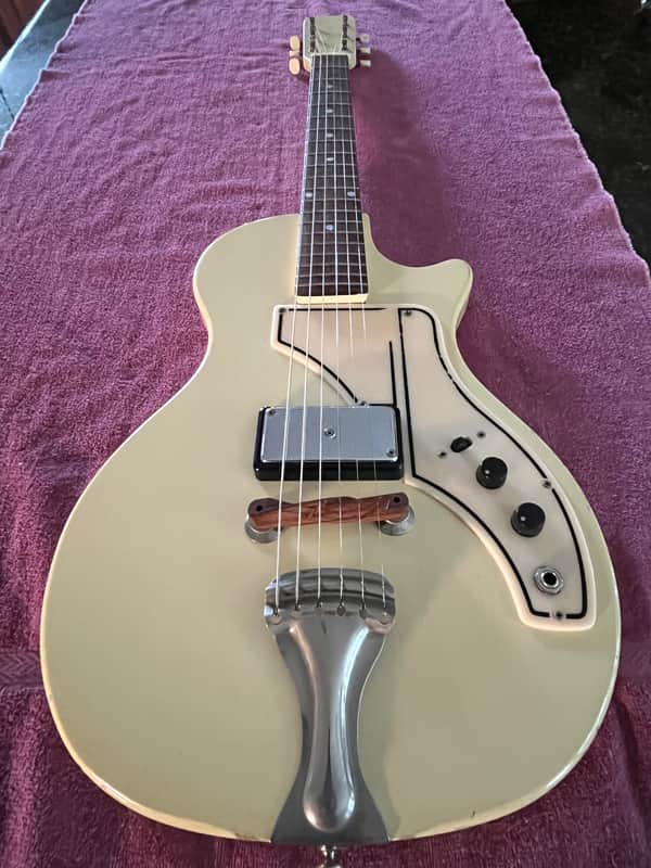 Supro/Valco/National/Airline 1507 60's - White image 1