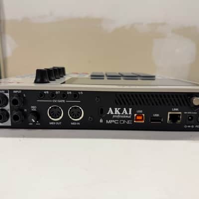 Akai MPC One Standalone MIDI Sequencer Retro Edition 2021 - Present - Grey image 6