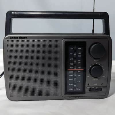 Radio Shack 12-726 Portable AM/FM Radio, AC/DC, Works and Sounds Great image 1
