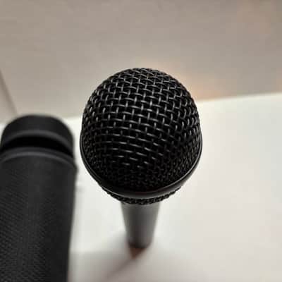 TC Helicon Voicelive Rack with MP-75 Microphone image 5