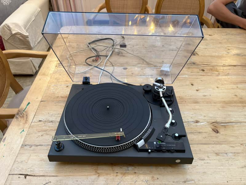 Technics SL-1900 Turntable 1977 - Charcole