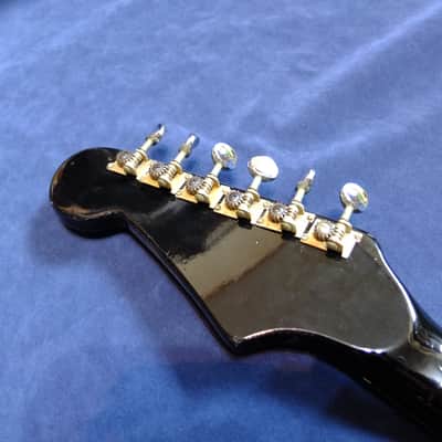 c. 1963 Demian Bizarre MIJ Japanese Guitar. Very early Fujigen. Works, but sold AS-IS image 6