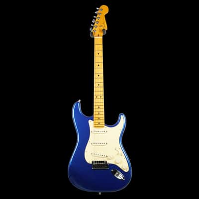 Fender American Ultra Stratocaster, Cobra Blue image 3