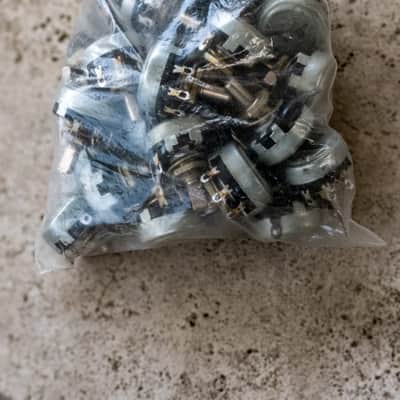 Formanta Polivoks v.1; Potentiometer Full Set