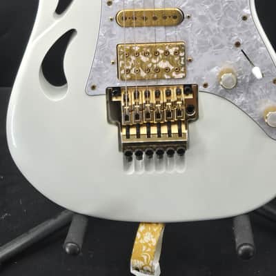Ibanez Steve Vai PIA3761 Stallion White w/OHSC image 1