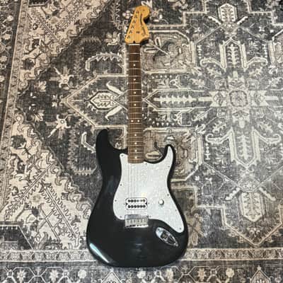 Fender Limited Edition Tom DeLonge Signature Stratocaster 2023 - Black image 1
