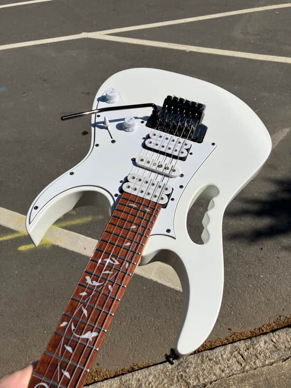 Ibanez JEMJR-WH Steve Vai Signature- White image 1