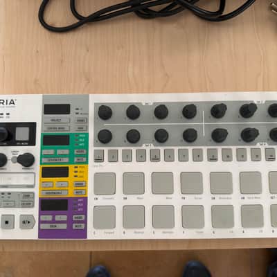 Arturia BeatStep Pro MIDI Controller 2017 - Present - White