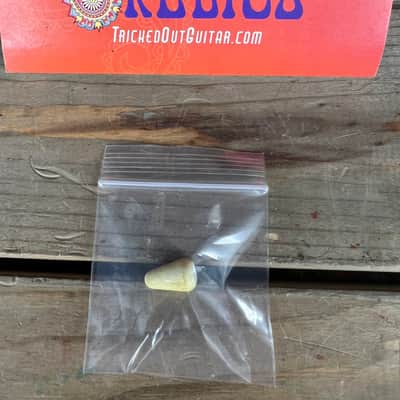 Real Life Relics Aged White Stratocaster® Switch Tip    [DL6] image 3