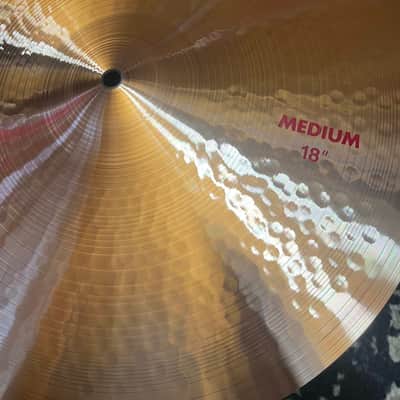 Paiste 18" 2002 Medium Cymbal - Traditional image 2
