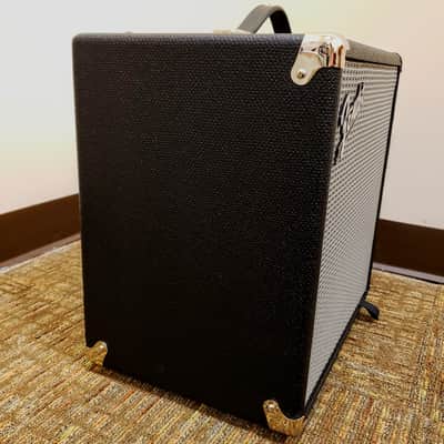 Fender Rumble 25 - Electric Bass Guitar Combo Amplifier - 25 watts image 7