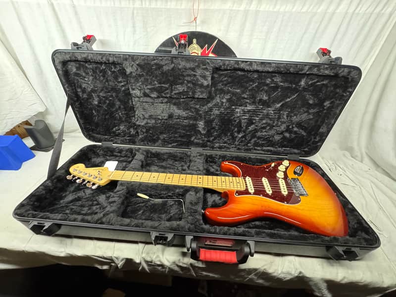 Fender American Stratocaster Guitar with Gator Case 2016 - Sienna Sunburst / Maple neck image 1