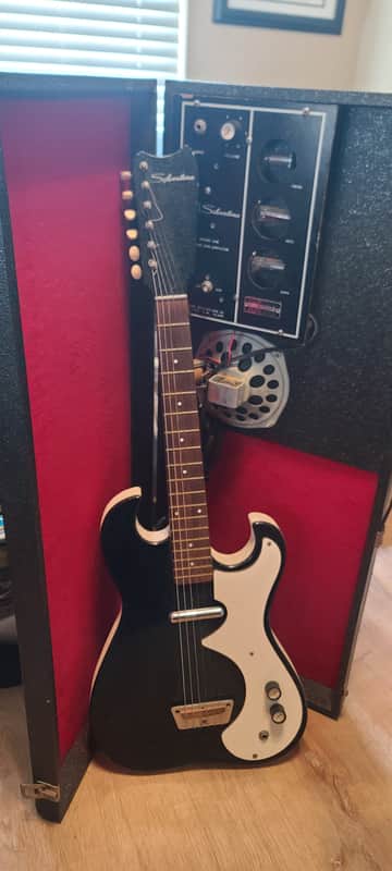 Silvertone 1448 With Case Amp 1963 - Black image 1