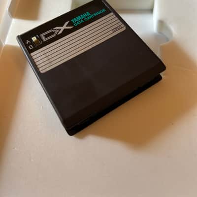Yamaha DX7 Data ROM Cartridge VRC-103 Sustain Group Excellent Condition in original box with Users Manual booklet image 3