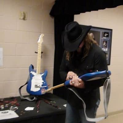 Fender Stratocaster - Signed by Toby Keith, Carrie Underwood, Blake Shelton & 20+ More Country Music Stars image 13