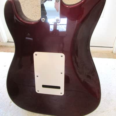 Fender HSS Stratocaster Guitar, 2000. Mexico, Burgundy Finish, Gig Bag, Mint image 9