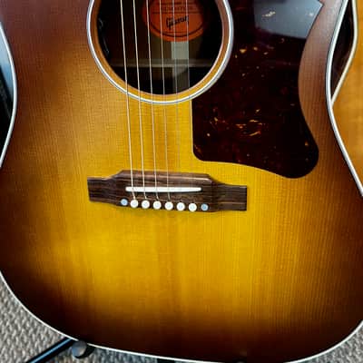 Gibson J-45 '50s Faded 2022 - Present - Faded Sunburst image 1