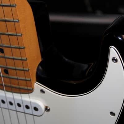 Fender American Standard Stratocaster with Maple Fretboard 1995 - 2000 - Black image 6