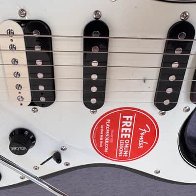 Squier Contemporary Stratocaster HSS with Laurel Fretboard 2018 - Black Metallic image 7