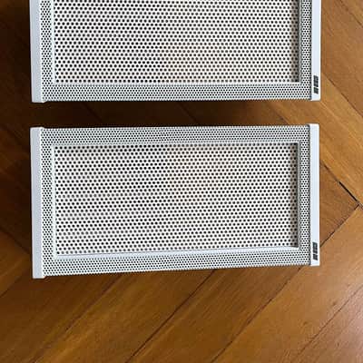 HyperSound HSS 3000 – hyper directional sound speaker set, with amp image 3