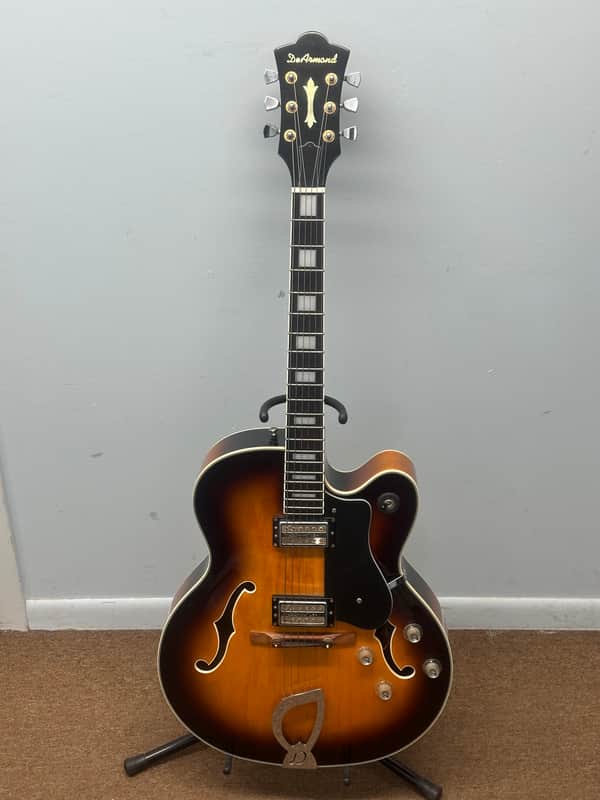 DeArmond Jazz Hollow Body with original Case image 1