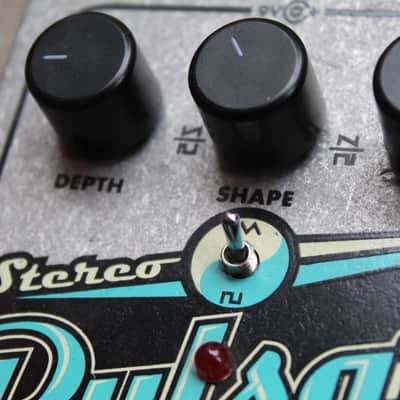 EHX "Pulsar (Variable Shape Analog Tremolo)" image 6